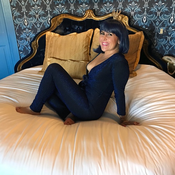 Posh Ambassador 😍 let’s play dress up! - Picture 3 of 8